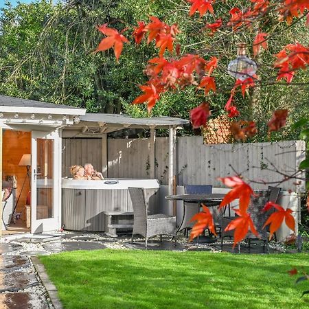 A Superb Bijou Retreat With Jacuzzi Near An Excellent Village Pub Yelverton Exterior foto